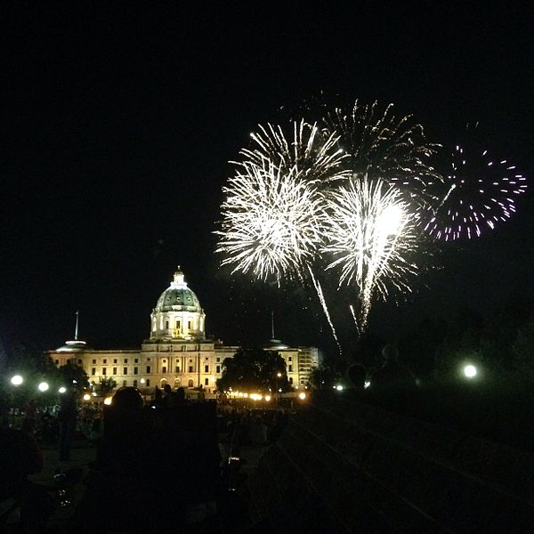 File:Minnesota State Capitol Fireworks - July 4, 2014.jpg