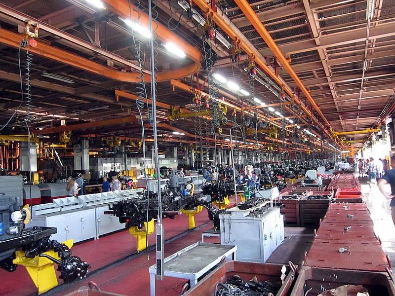 File:Minsk Tractor Works - Main Assembly Line (Open Day 2017) 5.jpg