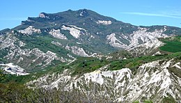 Monte Ascensione and its badlands.jpg