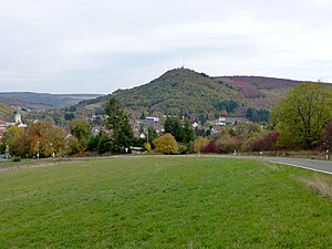 Moschellandsberg, in front of it Obermoschel