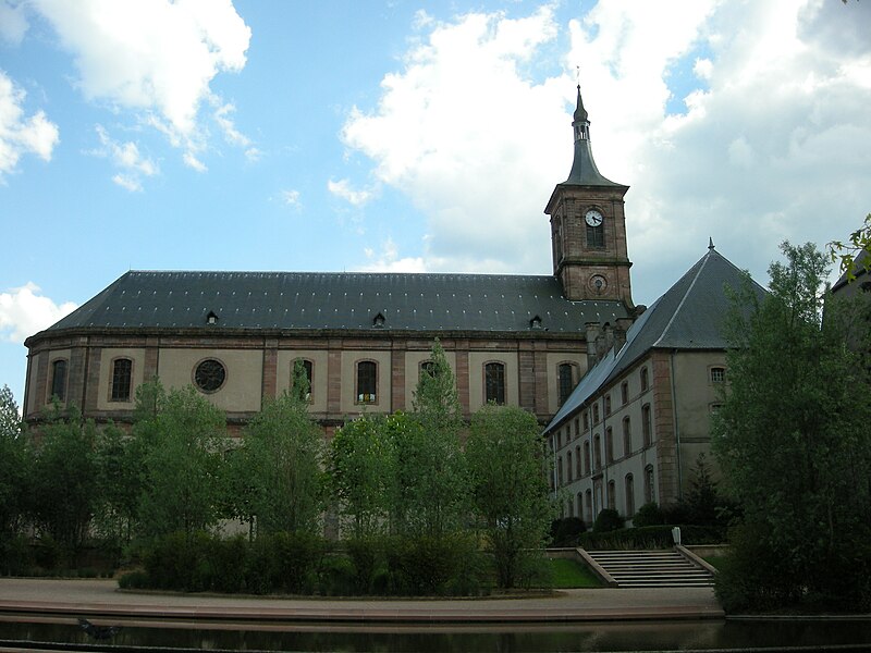 File:Moyenmoutier-EgliseAbbatiale.JPG