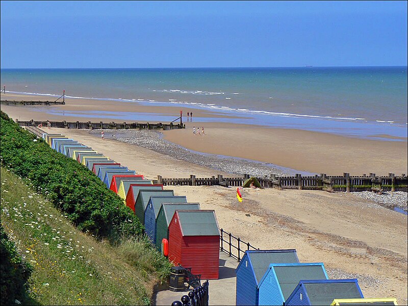 File:Mundesleybeachnorth.jpg