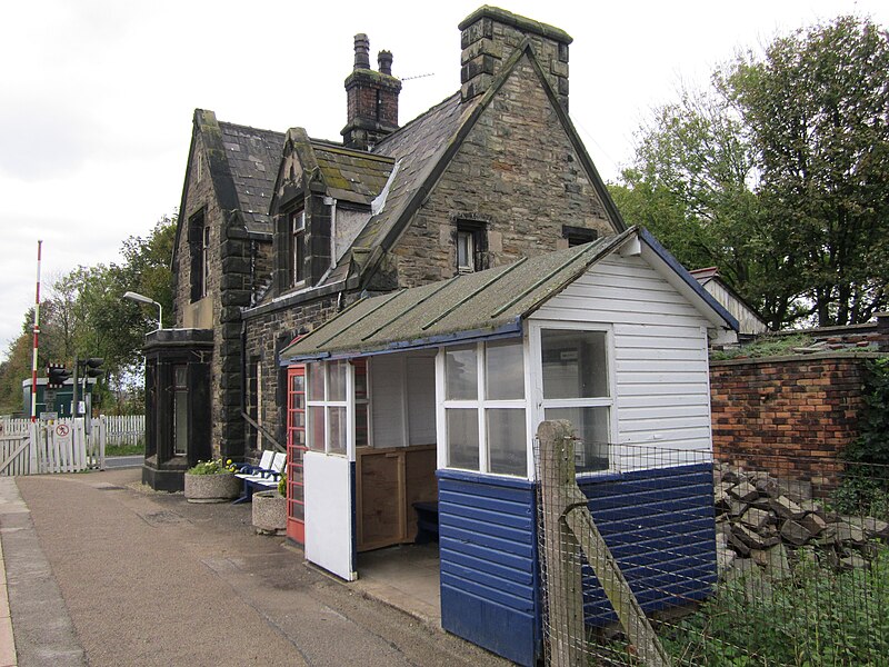 File:New Lane railway station, Burscough (18).JPG