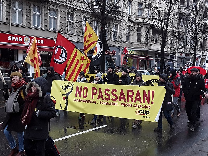 File:No Passaran. CUP Exterior. Manifestació Luxemburg-Liebknecht 2019. Berlín.jpg