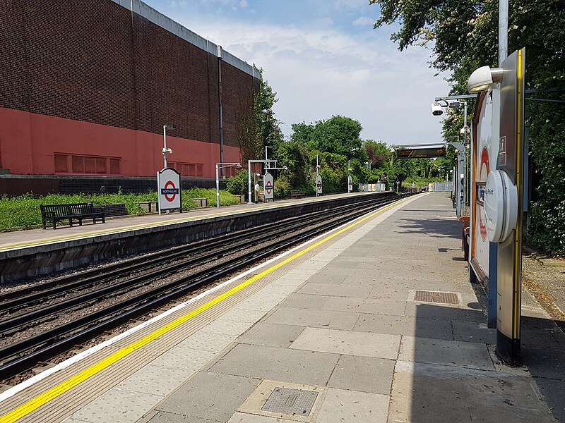 File:North Ealing 20180527 142656 (49433335271).jpg