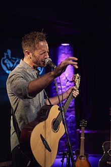 Shaun Bartlett performing at Herr Nilsen, Oslo (2015)