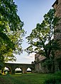 Oberstenfeld - Burg Lichtenberg - Burggraben mit Blick zur Brücke