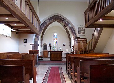 Interior, vista do altar