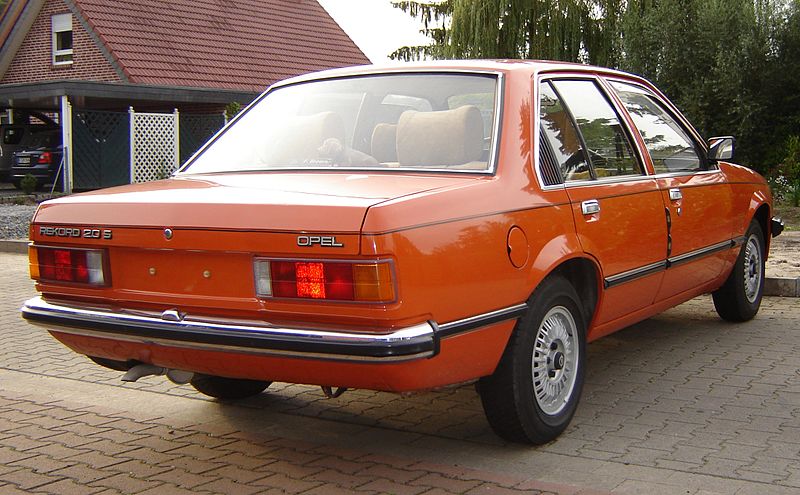File:Opel Rekord E1 rear.jpg