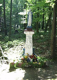 Figurka MB w lesie Ostrowskim z XIX w.