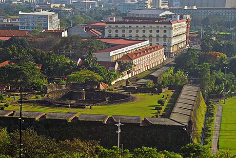 File:Pamantasan ng Lungsod ng Maynila.jpg