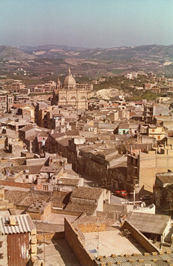 Panorama di Favara nel 1982.jpg