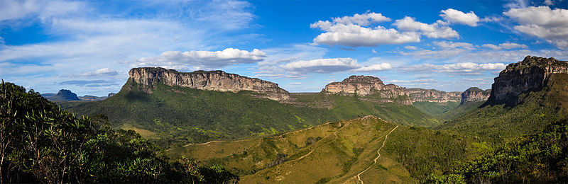 File:Panoramica do Vale do Pati.jpg