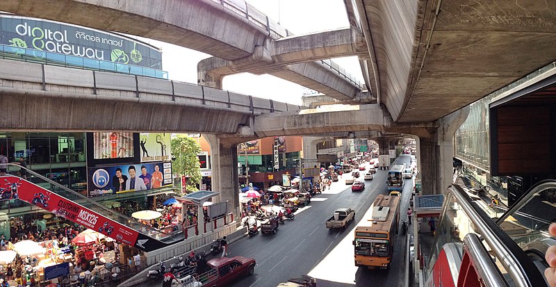 800px-Phaya_Thai_road,_Wang_mai,_pathum_wan,_bangkok_thailand_-_panoramio.jpg (800×413)