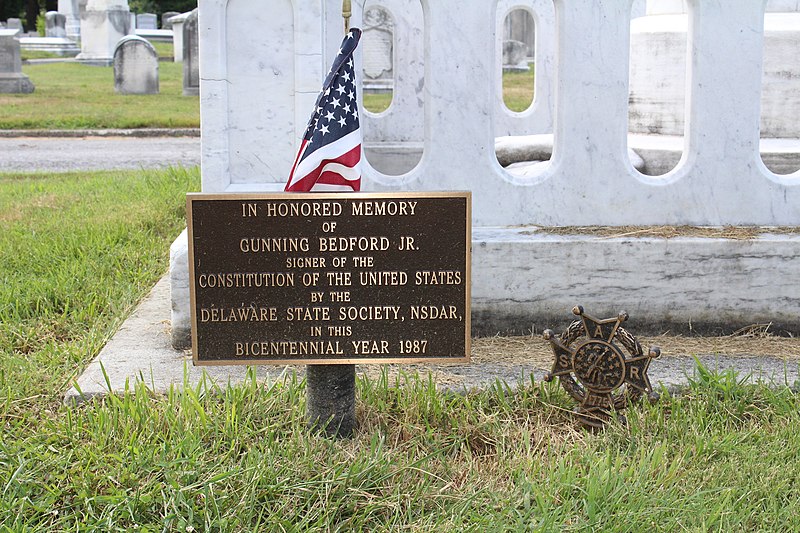 File:Plaque at base of Gunning Bedford, Jr. Memorial.jpg