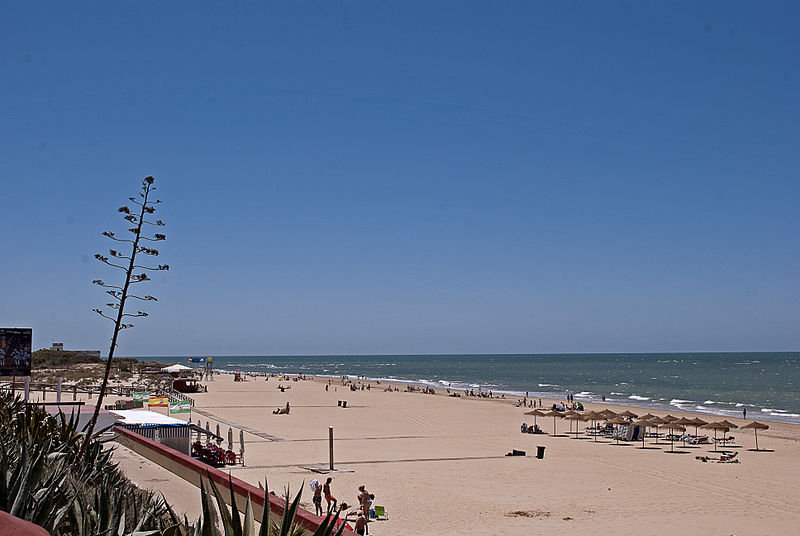 File:Playa Chipiona.jpg