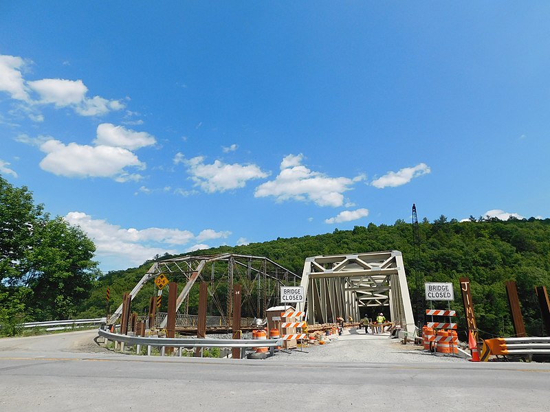 File:Pond Eddy Bridge construction.jpg