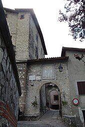 Porte di ingresso al Castello di Longone Sabino