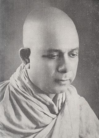 <span class="mw-page-title-main">Narada Maha Thera</span> Sri Lankan Theravada Buddhist monk and scholar