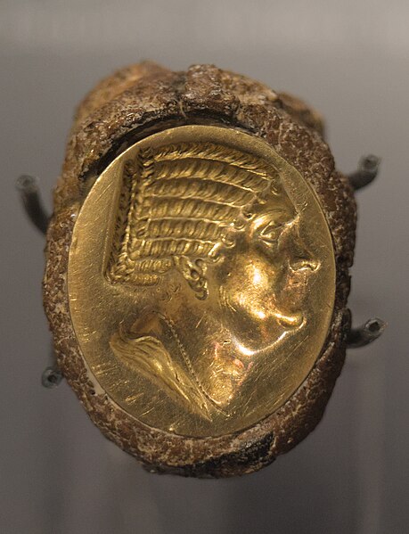 File:Ptolemaic queen ring.jpg