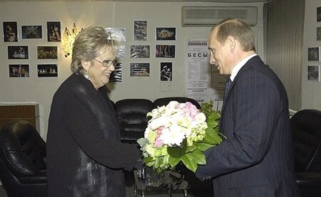 ไฟล์:Putin, Volchek 2004-04-18 (1).jpeg