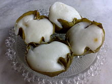 Puto in banana leaf liners Putoricecakes.jpg