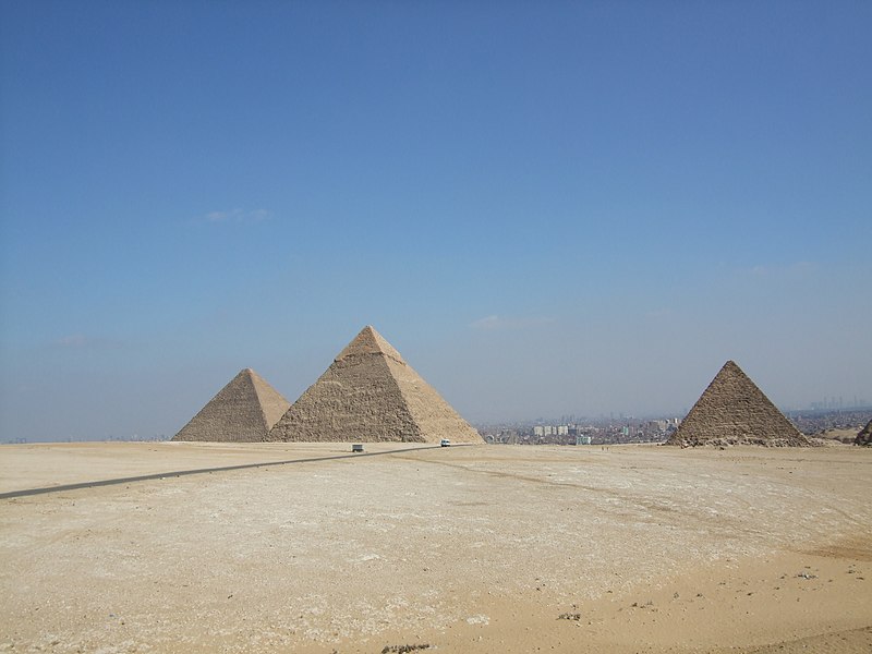 File:Pyramidsofgiza.JPG