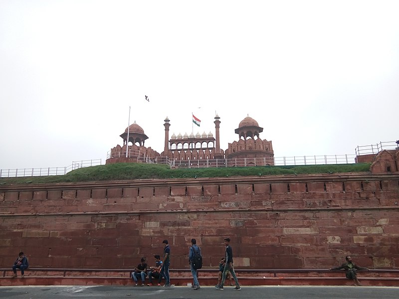 File:RED FORT OUTER VIEW IMG 20170924 085553.jpg