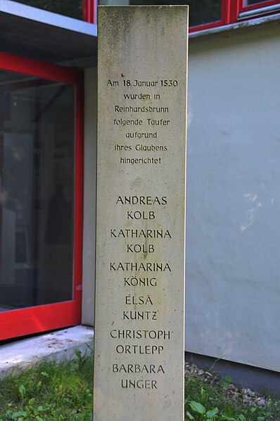 File:Reinhardsbrunn-Täufer-Stele-2-CTH.jpg