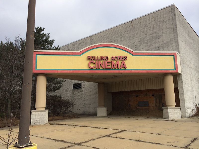 File:Rolling Acres Cinema.JPG