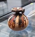 Round aryballos type football - vertical polychrome segments - München AS 295 - 02