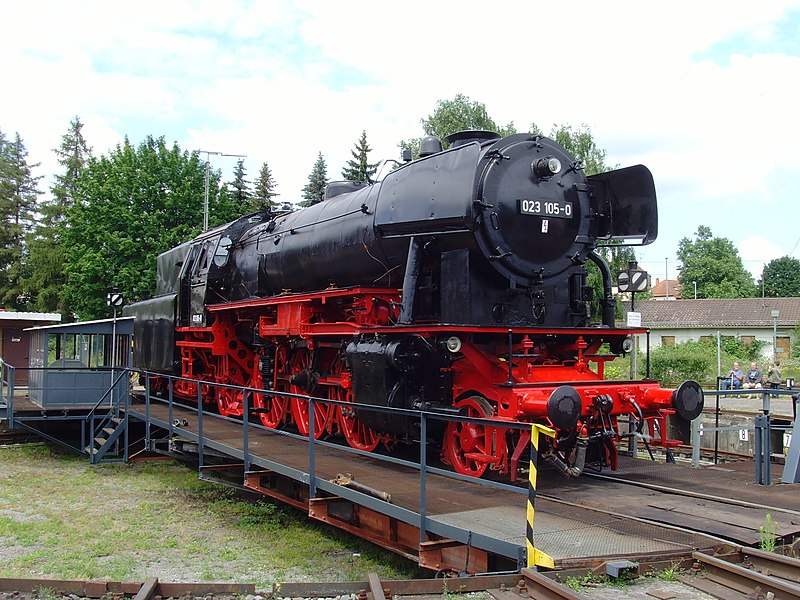 File:Süddeutsches Eisenbahnmuseum Heilbronn - Schnellzugloktreffen 016 - Flickr - KlausNahr.jpg