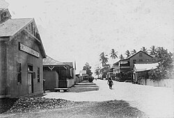 A commercial street scene on Samarai from 1906