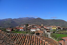 San Martín de Ondes 1, Belmonte de Miranda, Asturias.jpg