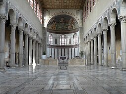 interiér baziliky svaté Sabiny v Římě