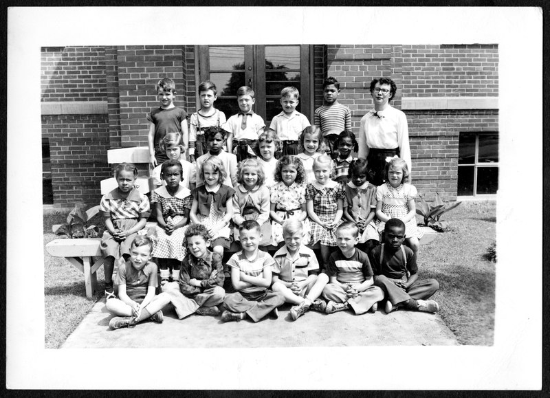 File:School group, taken outside, Amherstburg, Ontario (I0056964).tif