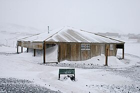 Discovery Hut makalesinin açıklayıcı görüntüsü