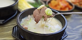 <span class="mw-page-title-main">Seolleongtang</span> Korean broth tang of ox bones, brisket, and other meat cuts