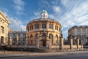 Le Sheldonian Theatre, à Oxford. (définition réelle 4 638 × 3 122)