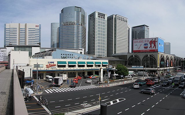Exterior of Shinagawa Station, May 2011