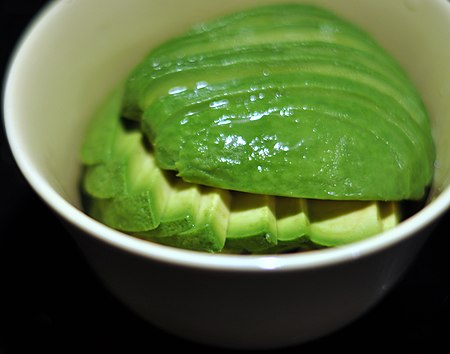 ไฟล์:Sliced_avocado.jpg