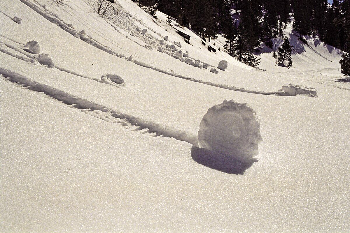 Snow roller - Wikipedia
