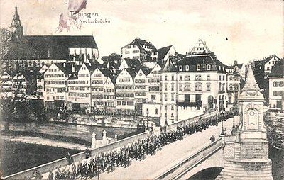 Soldaten auf der Neckarbrücke (AK E59 F Schimpf 1908).jpg