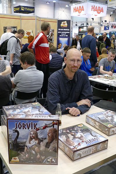 File:Spiel 16 Essen - Jorvik - Stefan Feld 03.jpg