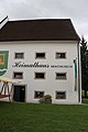 Deutsch: denkmalgeschütztes Heimathaus in St. Marienkirchen an der Polsenz mit dem Mostmuseum   This media shows the protected monument with the number 4105 in Austria. (Commons, de, Wikidata)