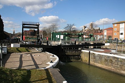 Stamp End lock next to the radio station