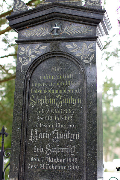 File:Stephan jantzen grave.jpg