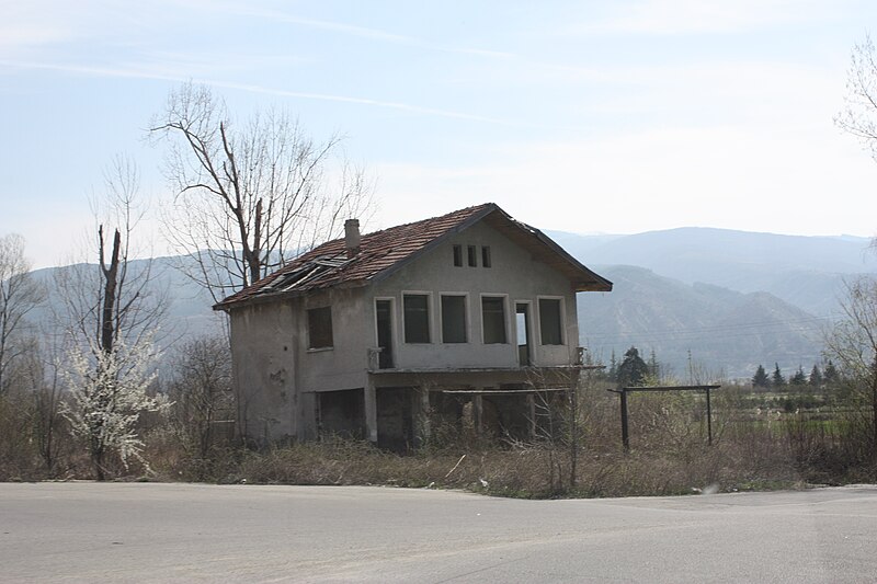 File:Stob Bulgaria 20090407 081.JPG