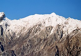 Il Monte Tambura coperto di neve