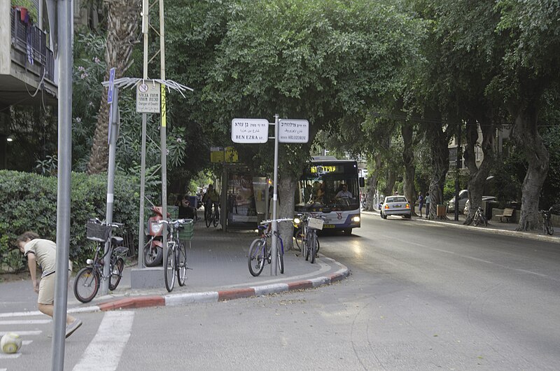 File:Tel Aviv-Yafo, Arlozorov Street, May 2016.jpg